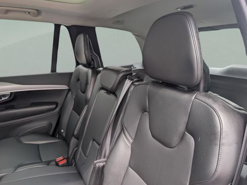 Used 2022 Volvo XC90 T5 Momentum image 60