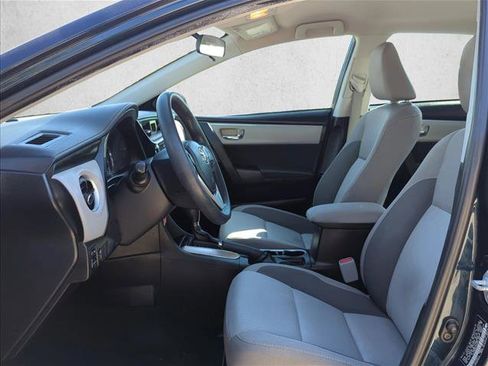 Used 2017 Toyota Corolla LE image 12