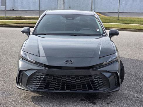 Certified 2025 Toyota Camry SE image 2