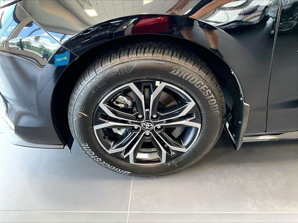New 2026 Toyota Sienna Platinum AWD/4WD image 8