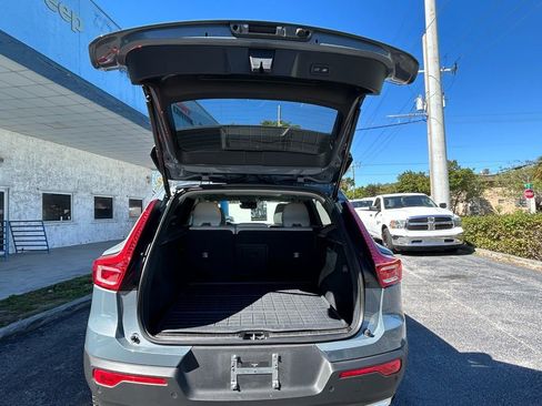 Used 2023 Volvo XC40 B5 Plus w/ Protection Package Premier image 42