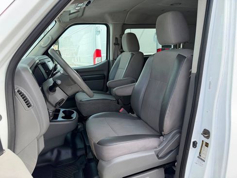 Used 2018 Nissan NV 3500 S RWD image 11