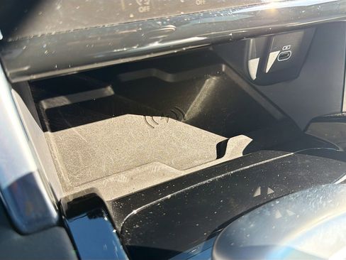 Used 2023 Land Rover Discovery Sport S R-Dynamic image 31