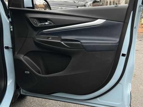 Used 2022 Chevrolet Bolt EUV Premier w/ Sun & Sound Package image 11