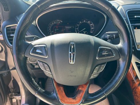 Used 2018 Lincoln MKX Select w/ Select Plus Package image 15