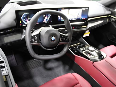 Certified 2025 BMW 530i xDrive w/ Premium Package image 20