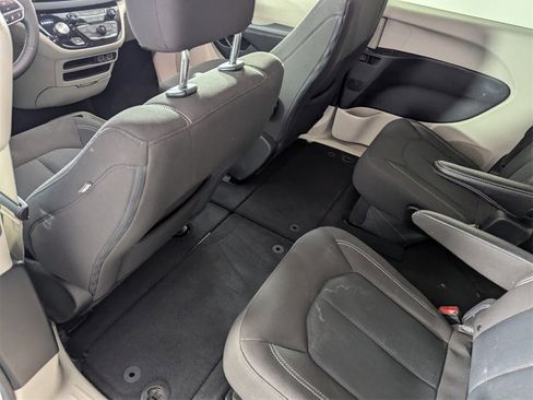 Used 2023 Chrysler Voyager LX image 16