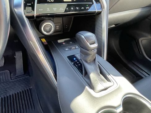 Certified 2024 Toyota Venza Limited AWD/4WD image 24