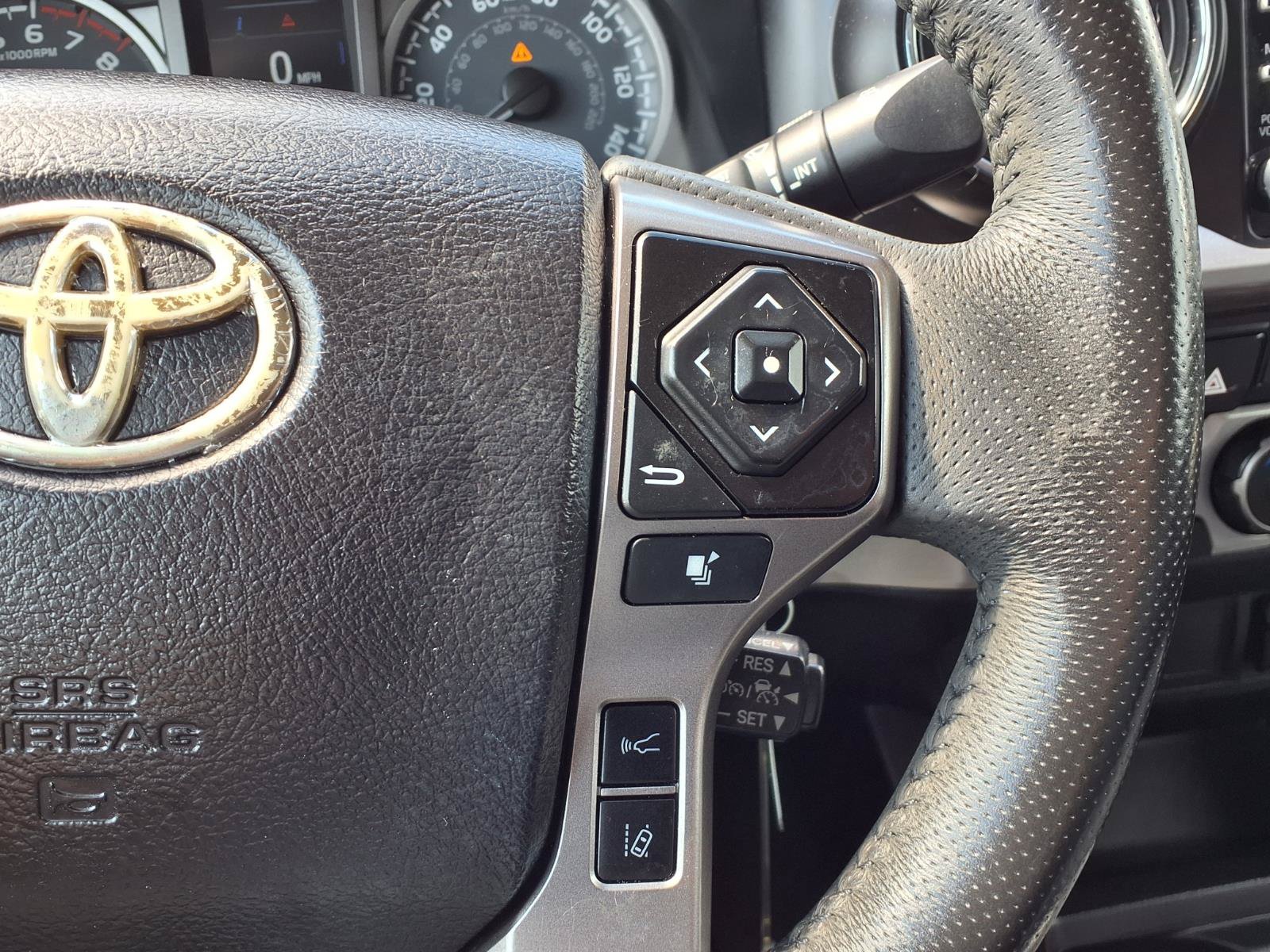 Used 2021 Toyota Tacoma SR5 RWD image 18