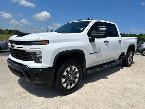 Certified 2024 Chevrolet Silverado 2500 Custom w/ Custom Value Package image 8