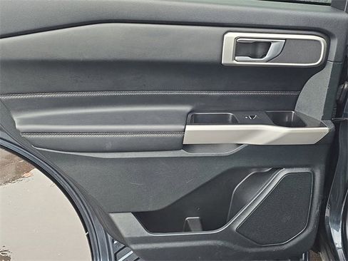 Certified 2024 Ford Explorer XLT image 27