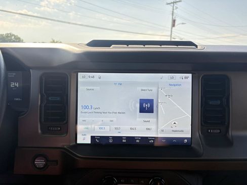 Used 2022 Ford Bronco Outer Banks w/ Sasquatch Package AWD/4WD image 18