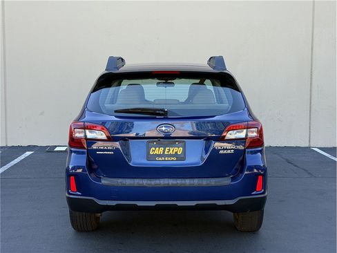 Used 2017 Subaru Outback 2.5i AWD/4WD image 5