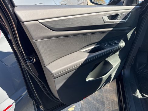 New 2026 Volkswagen Atlas Cross Sport SE image 11