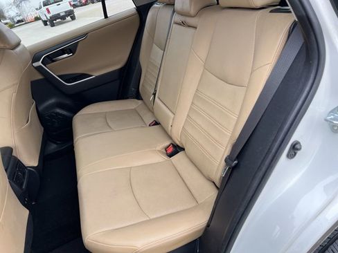 Used 2019 Toyota RAV4 Limited image 25
