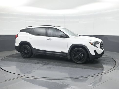 Used 2020 GMC Terrain SLE w/ Driver Convenience Package FWD image 11