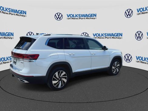 Used 2024 Volkswagen Atlas SEL AWD/4WD image 8