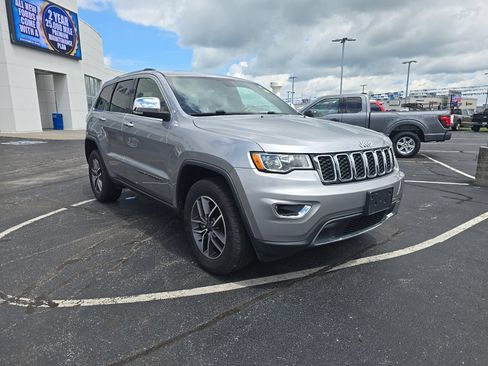 Used 2021 Jeep Grand Cherokee Limited AWD/4WD image 3