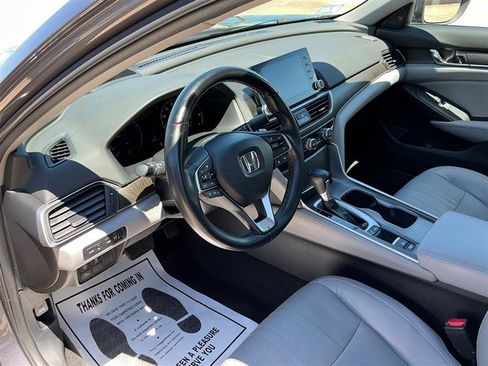 Used 2018 Honda Accord Touring image 25