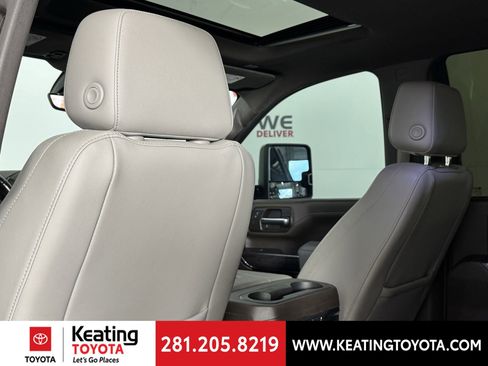 Used 2020 Chevrolet Silverado 2500 LTZ w/ LTZ Premium Package image 15