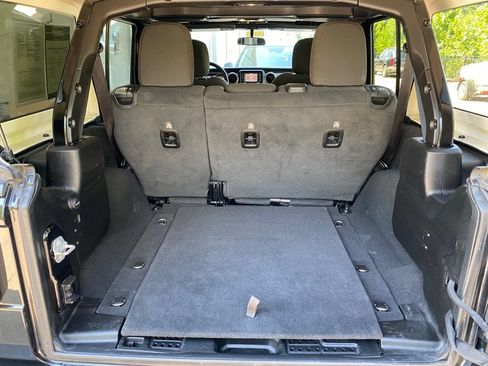 Used 2020 Jeep Wrangler Unlimited Sport S AWD/4WD image 34