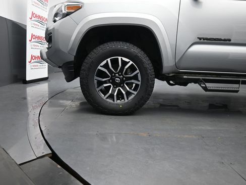 Used 2023 Toyota Tacoma TRD Sport w/ Advanced Technology Package AWD/4WD image 15