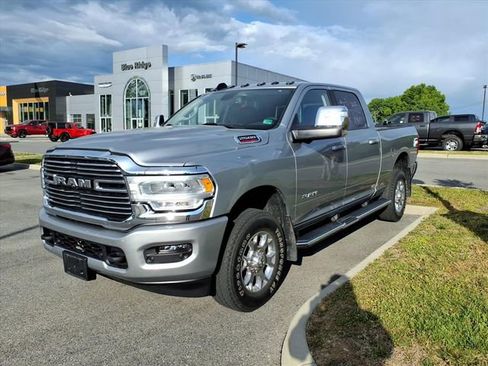 Used 2024 RAM 2500 Laramie AWD/4WD image 11