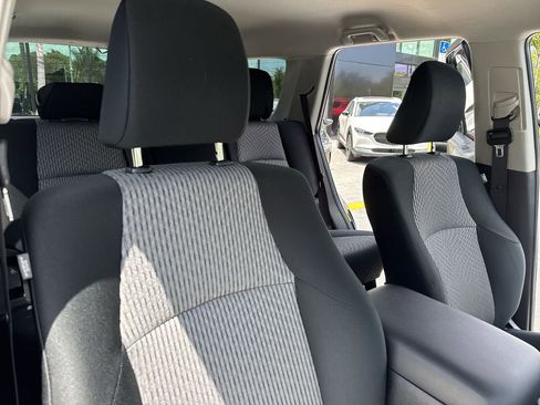 Used 2018 Toyota 4Runner SR5 AWD/4WD image 46