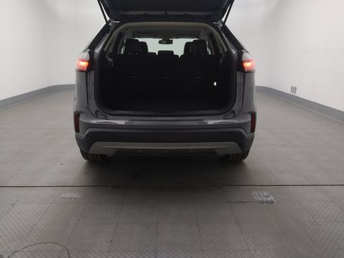 Used 2024 Ford Edge SEL image 29