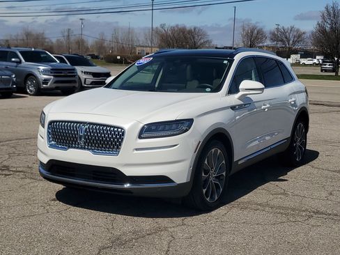 Used 2022 Lincoln Nautilus Reserve w/ Equipment Group 201A image 3