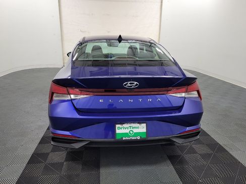 Used 2021 Hyundai Elantra SEL FWD image 6