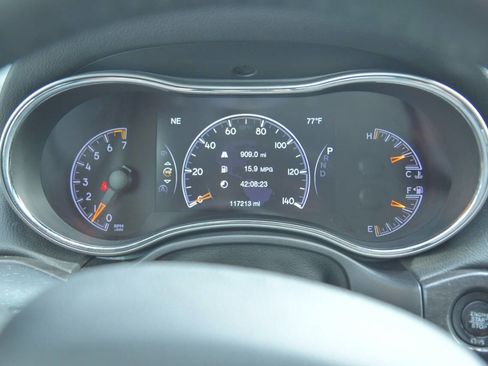 Used 2018 Jeep Grand Cherokee Limited AWD/4WD image 30
