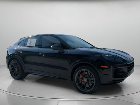 Used 2024 Porsche Cayenne S AWD/4WD image 36