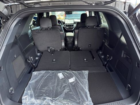 New 2026 Ford Explorer ST-Line w/ ST-Line Street Pack AWD/4WD image 18