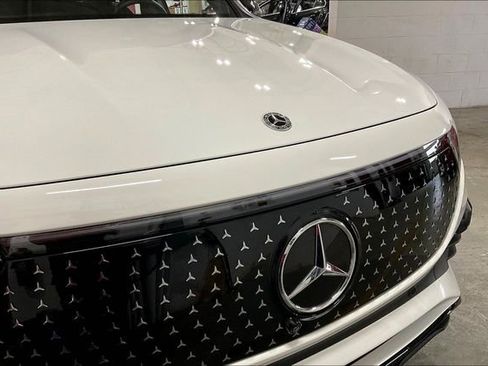 Used 2025 Mercedes-Benz EQB 300 4MATIC image 30