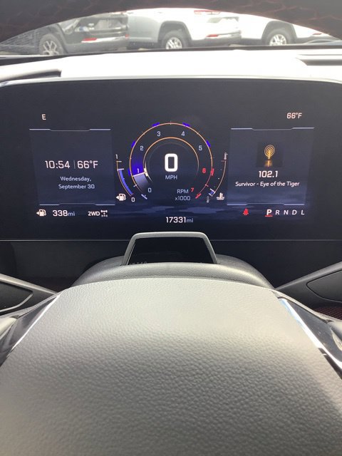 Used 2025 Chevrolet Traverse RS AWD/4WD image 15