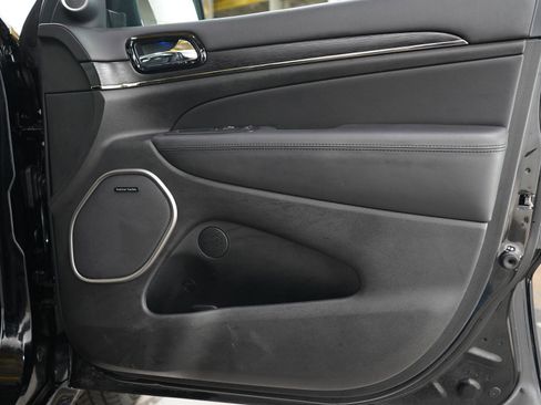 Used 2019 Jeep Grand Cherokee High Altitude AWD/4WD image 9