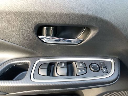 New 2025 Nissan Versa SR image 14