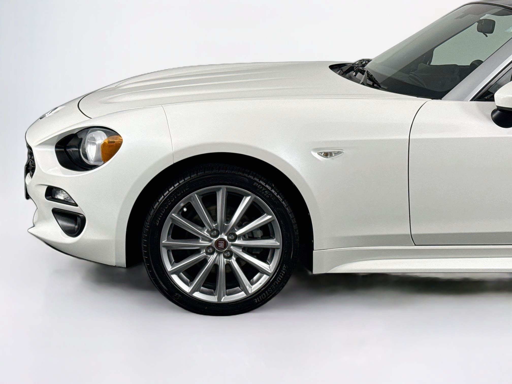 Used 2018 FIAT 124 Spider Lusso w/ Navigation & Sound Group RWD image 38