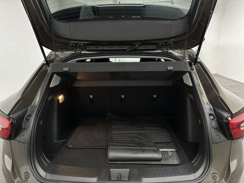 Used 2024 Chevrolet Trax LT w/ Sunroof Package image 14