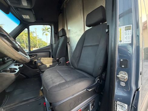 Used 2019 Mercedes-Benz Sprinter 170 image 14