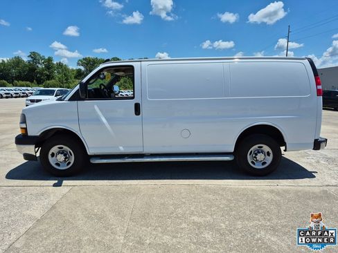 Certified 2024 Chevrolet Express 2500 w/ Driver Convenience Package RWD image 4