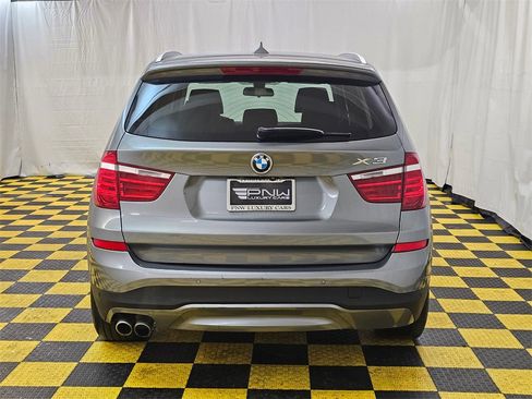 Used 2017 BMW X3 sDrive28i image 4