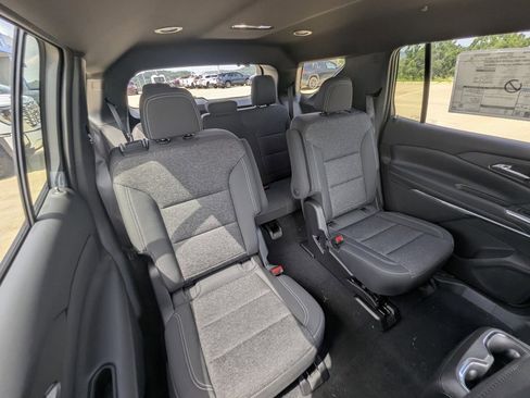 New 2026 Chevrolet Traverse LT image 14