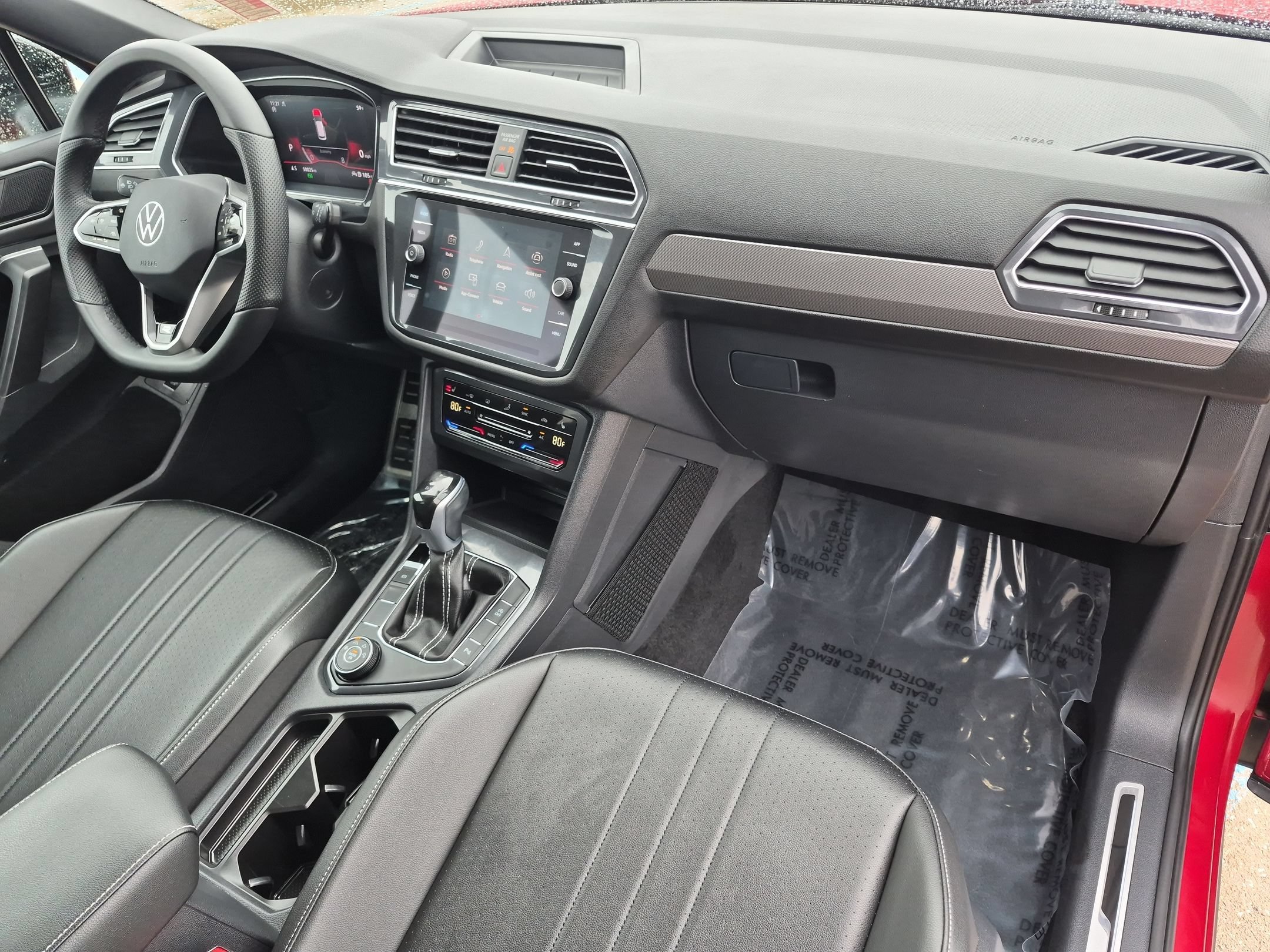Used 2024 Volkswagen Tiguan SE R-Line w/ MDO Package, Two-Row AWD/4WD image 31