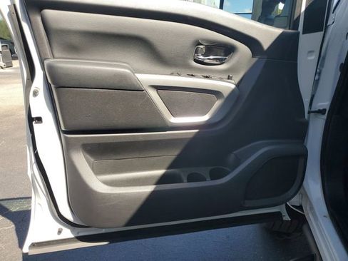 Certified 2024 Nissan Titan SV w/ SV Convenience Package image 15