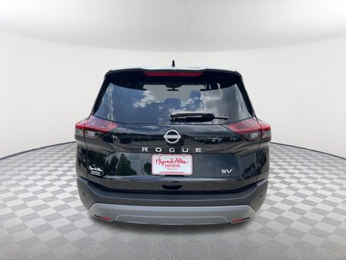 Used 2023 Nissan Rogue SV FWD image 17