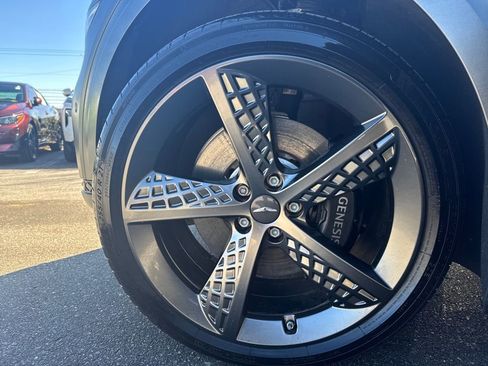 Used 2024 Genesis GV70 2.5T w/ Sport Prestige Package image 28