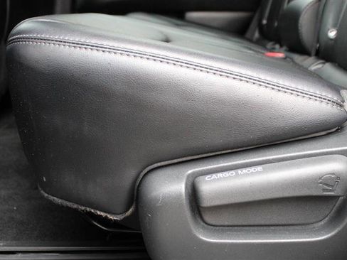 Used 2019 Nissan Pathfinder SL image 28