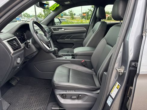 Used 2020 Volkswagen Atlas Cross Sport SEL FWD image 34